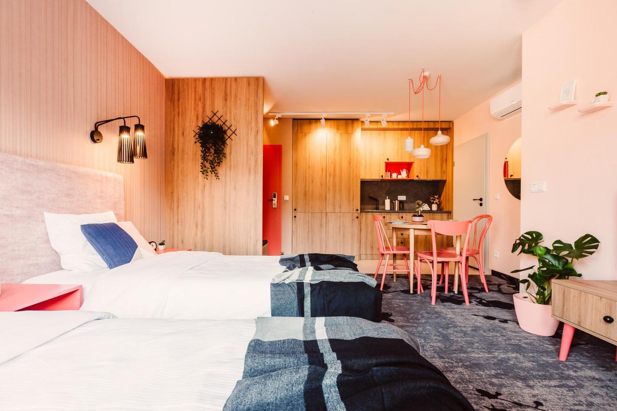 Mosquito Silesia Apartments คาโตวีตเซ ภายนอก รูปภาพ
