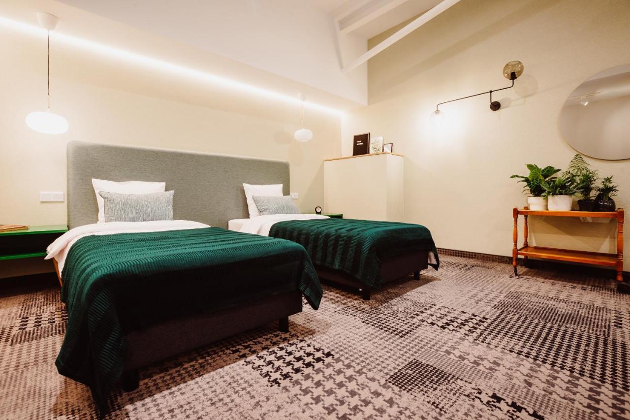 Mosquito Silesia Apartments คาโตวีตเซ ภายนอก รูปภาพ