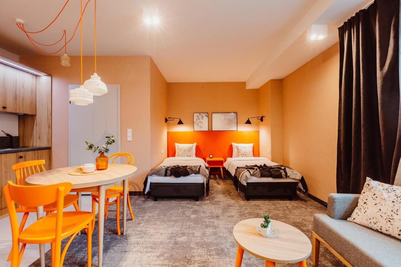 Mosquito Silesia Apartments คาโตวีตเซ ภายนอก รูปภาพ