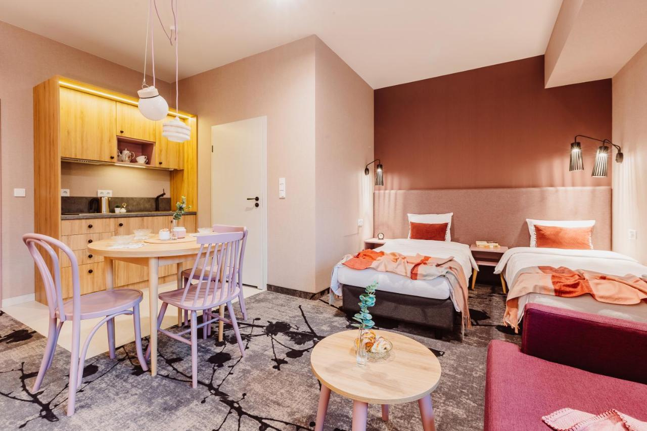 Mosquito Silesia Apartments คาโตวีตเซ ภายนอก รูปภาพ